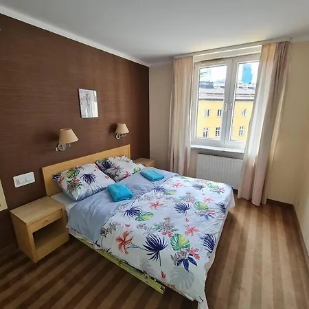 10q - Z6 404 Apartman Varsó